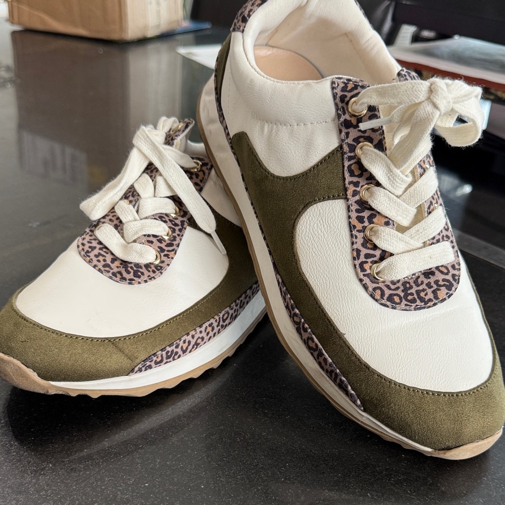 Crown & Ivy Olive and Leopard Women's Sneakers